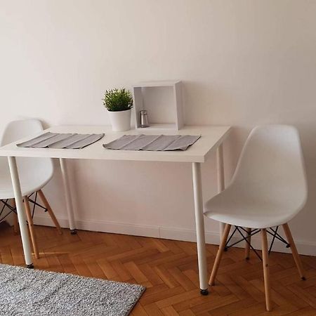 ורשה Apartament Plac Trzech Krzyzy מראה חיצוני תמונה