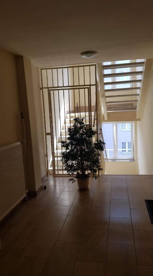 ורשה Apartament Plac Trzech Krzyzy מראה חיצוני תמונה